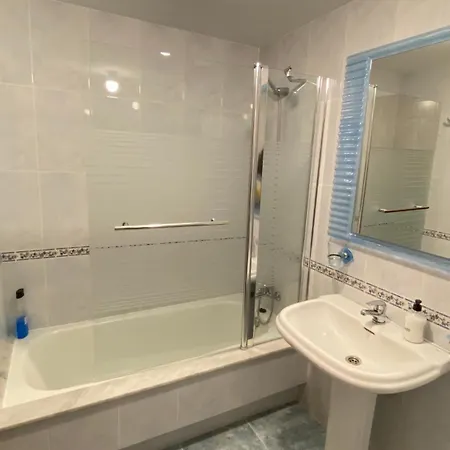 Atico - Avenida Galicia 60 아파트